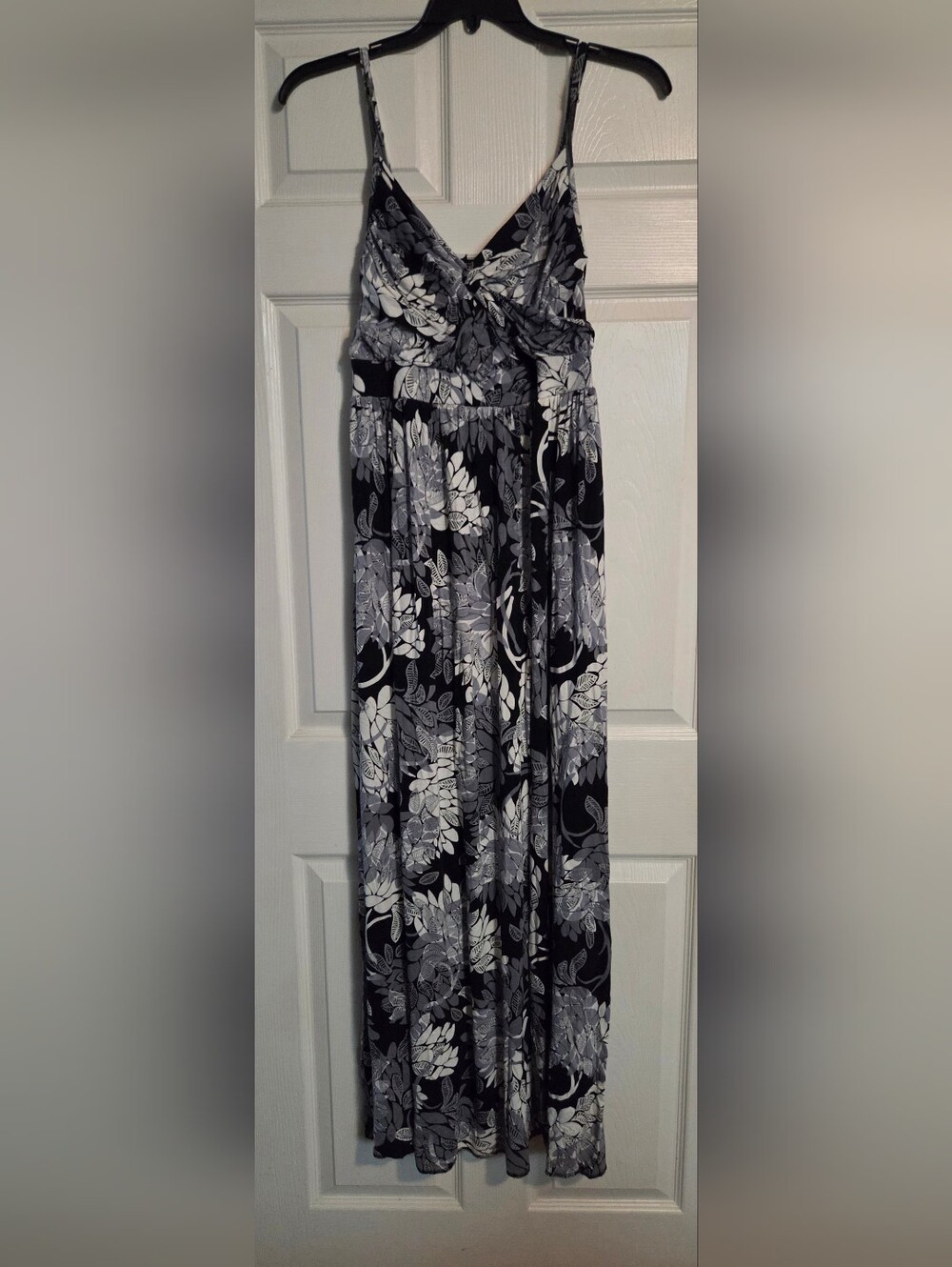 New York & Company Black and White Floral Maxi Skirt